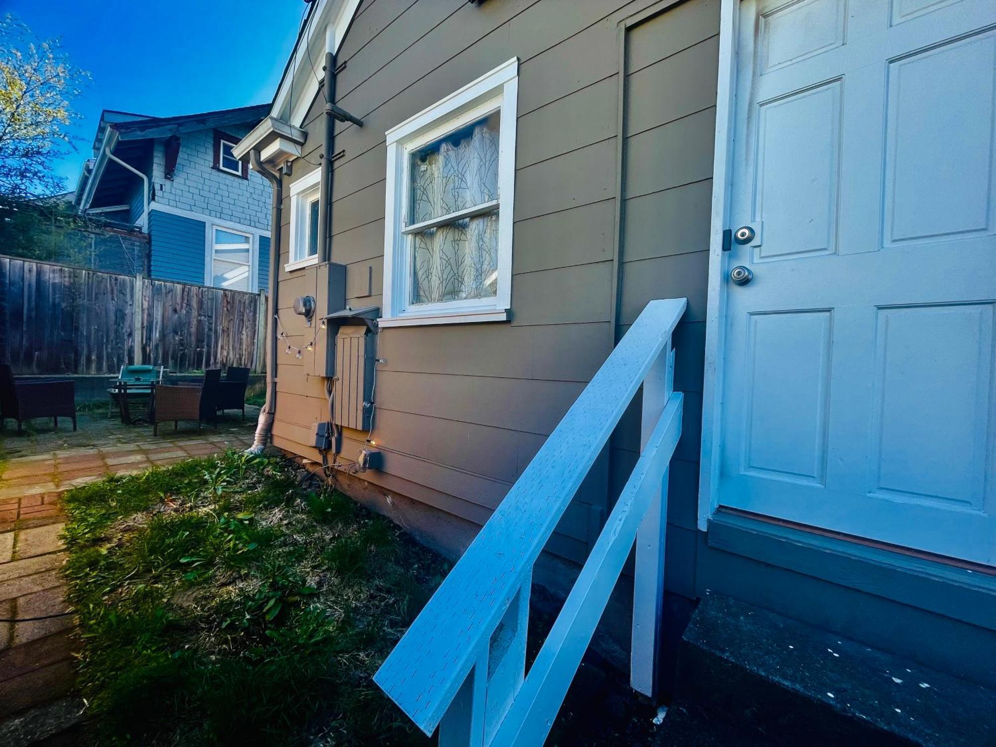 Tacoma Homestay- With Breakfast Included-Private Room Exterior photo